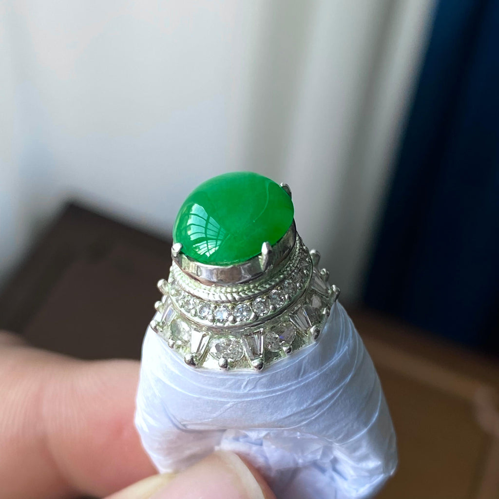 糯冰种满绿蛋面裸石（yc303868）