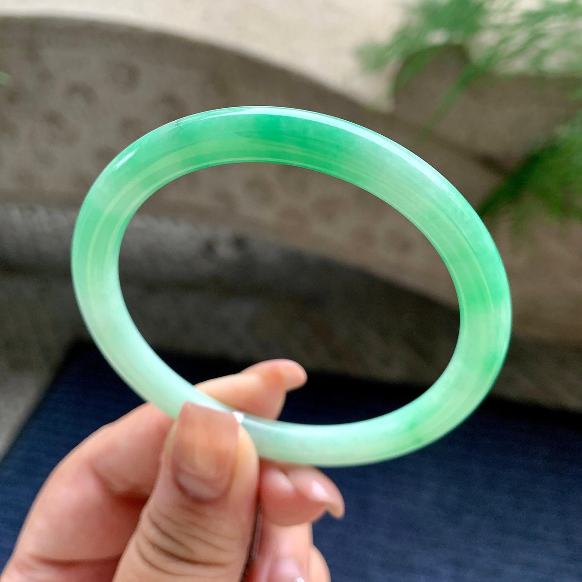 细糯种飘翠绿圆条手镯 56.8圈口 天然缅甸A货翡翠（yc701161）
