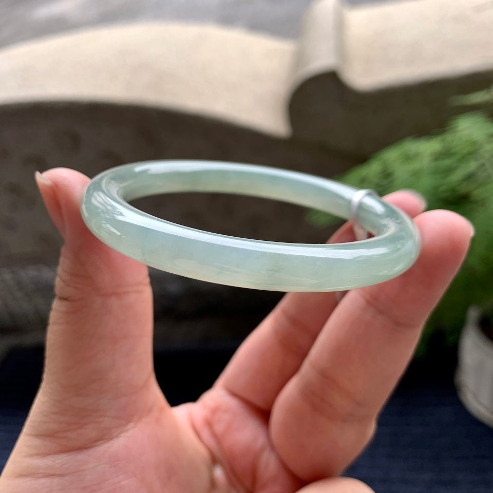 糯冰种淡晴底圆条手镯（54mm）（yc101282）