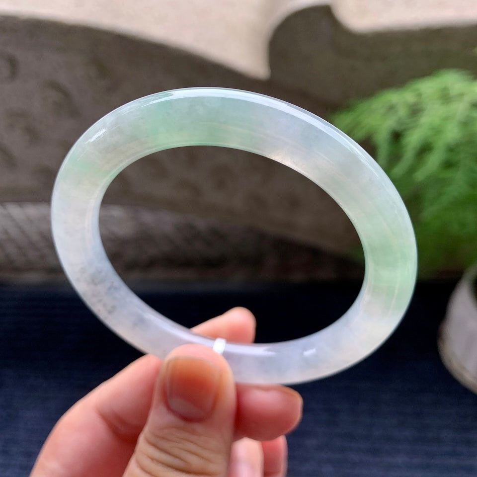 糯冰种乌鸡圆条手镯（55.6mm）（yc097806）