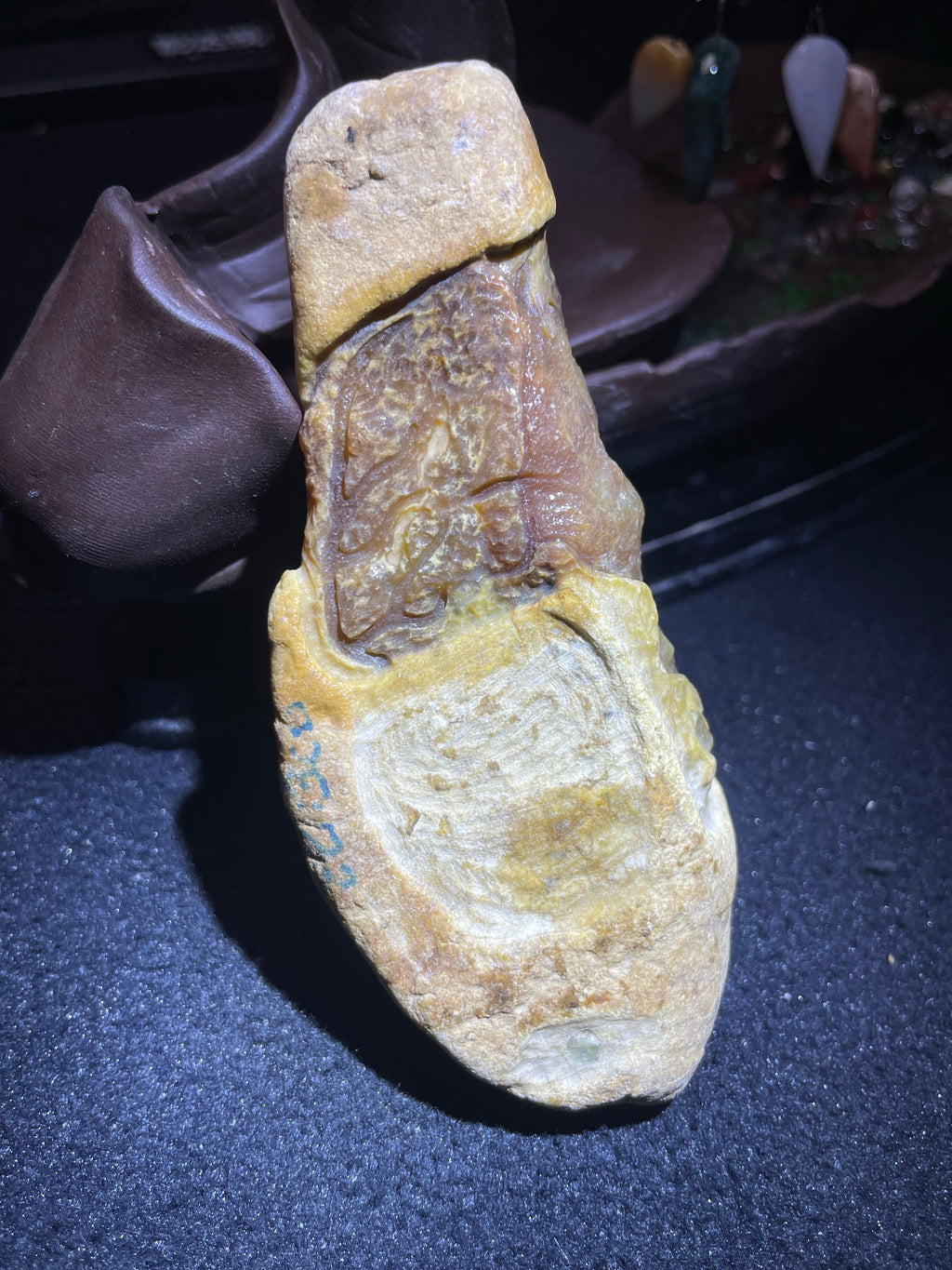 大马坎开窗冰黄翡（巧雕料）（yc703098）