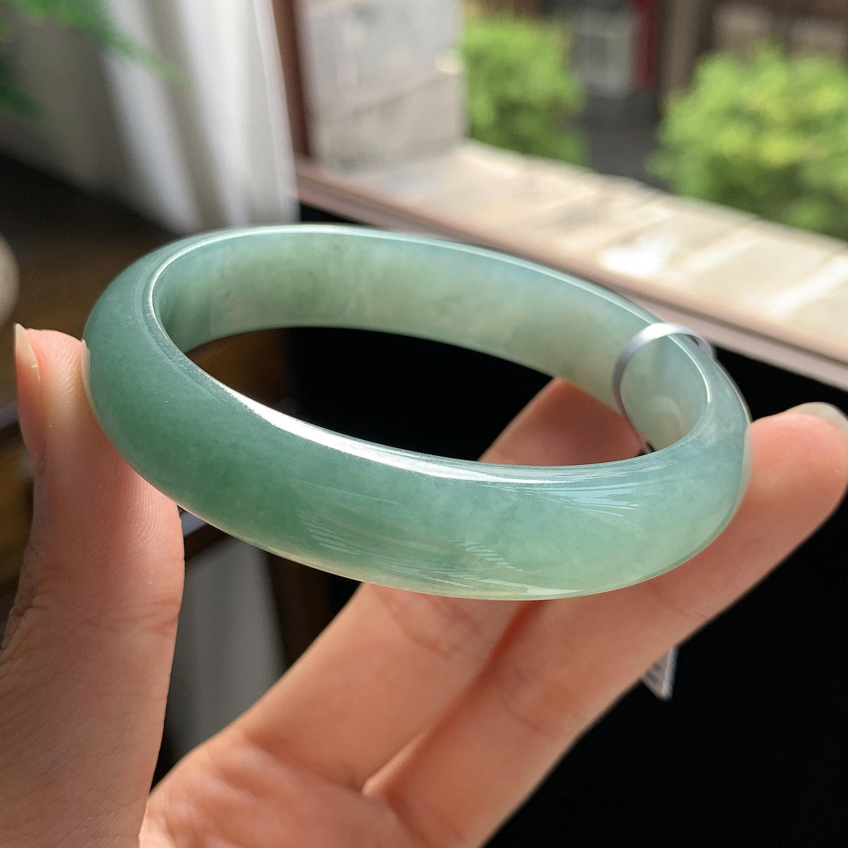 细糯种 湖水绿贵妃手镯 55.3圈 天然缅甸A货翡翠（yc699541）