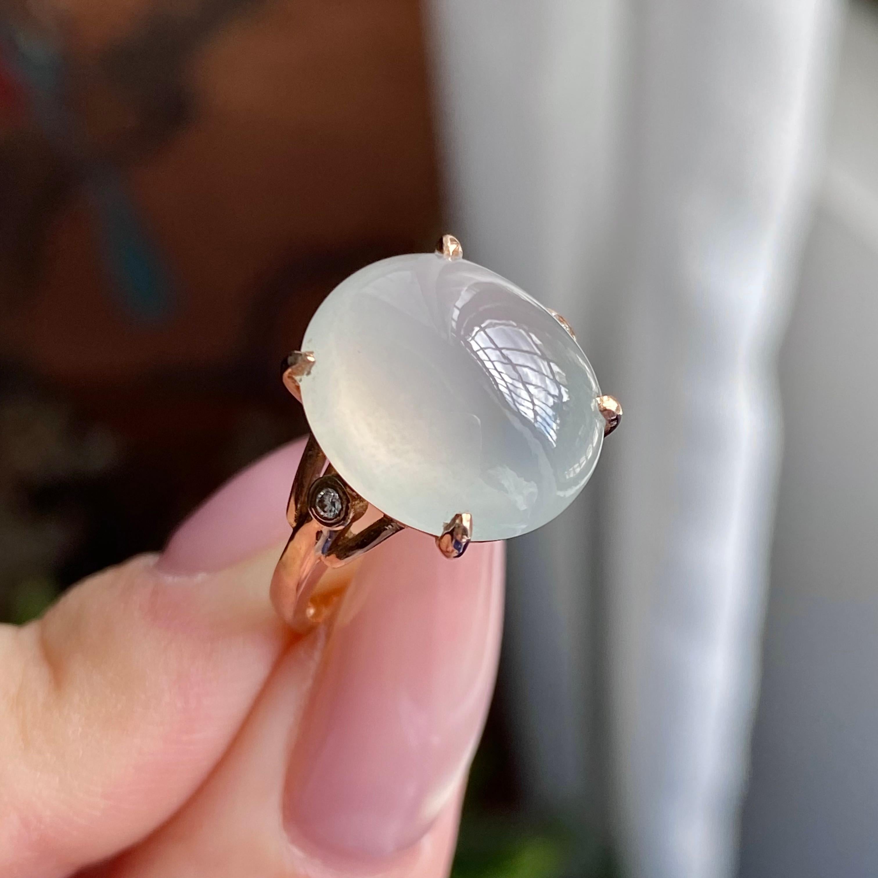 18k金钻镶冰种白月光蛋面戒指（yc235130）