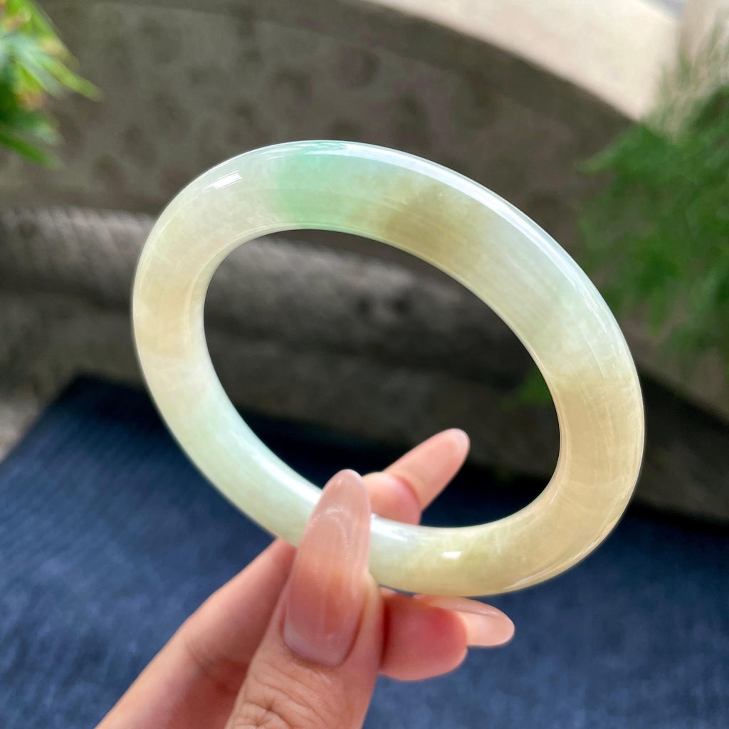细糯种冰糖雪梨黄加绿圆条 54圈口 天然缅甸A货翡翠（yc530783）