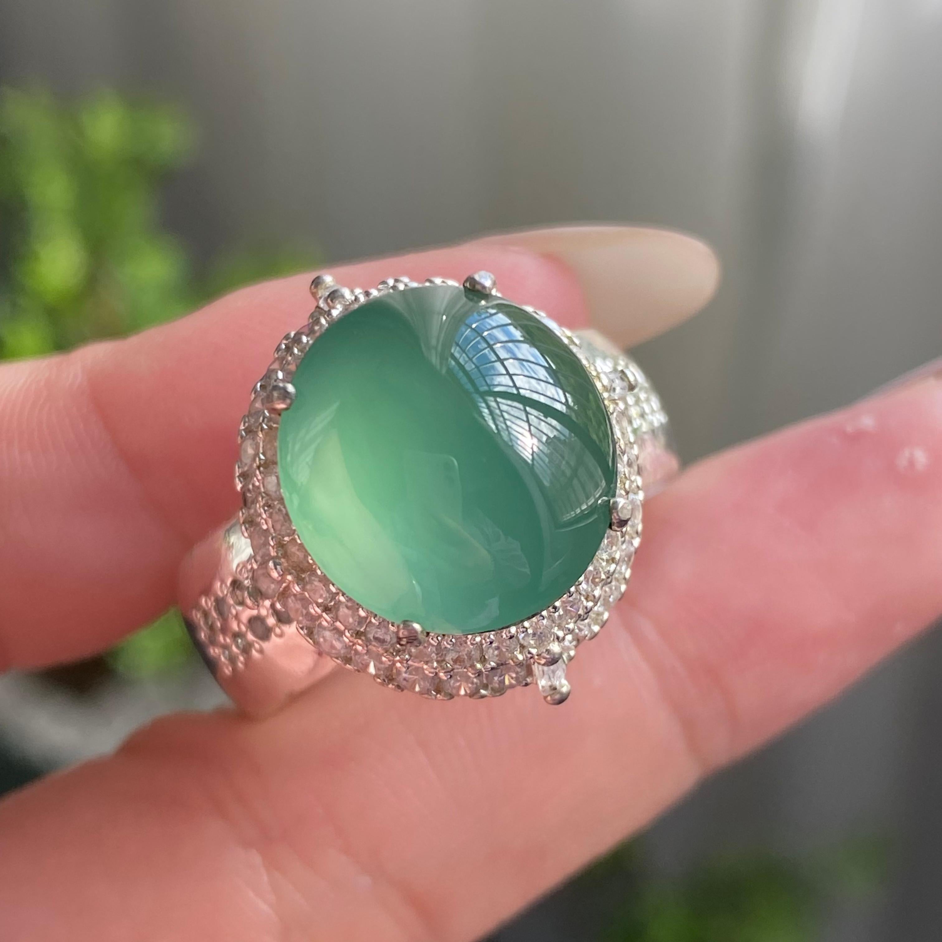 高冰种湖水绿蛋面戒面裸石（yc199657）