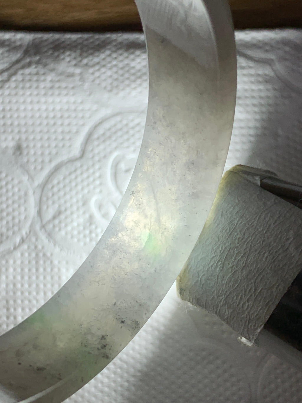 糯冰种 白底青飘乌鸡贵妃手镯 56圈 （yc696339）