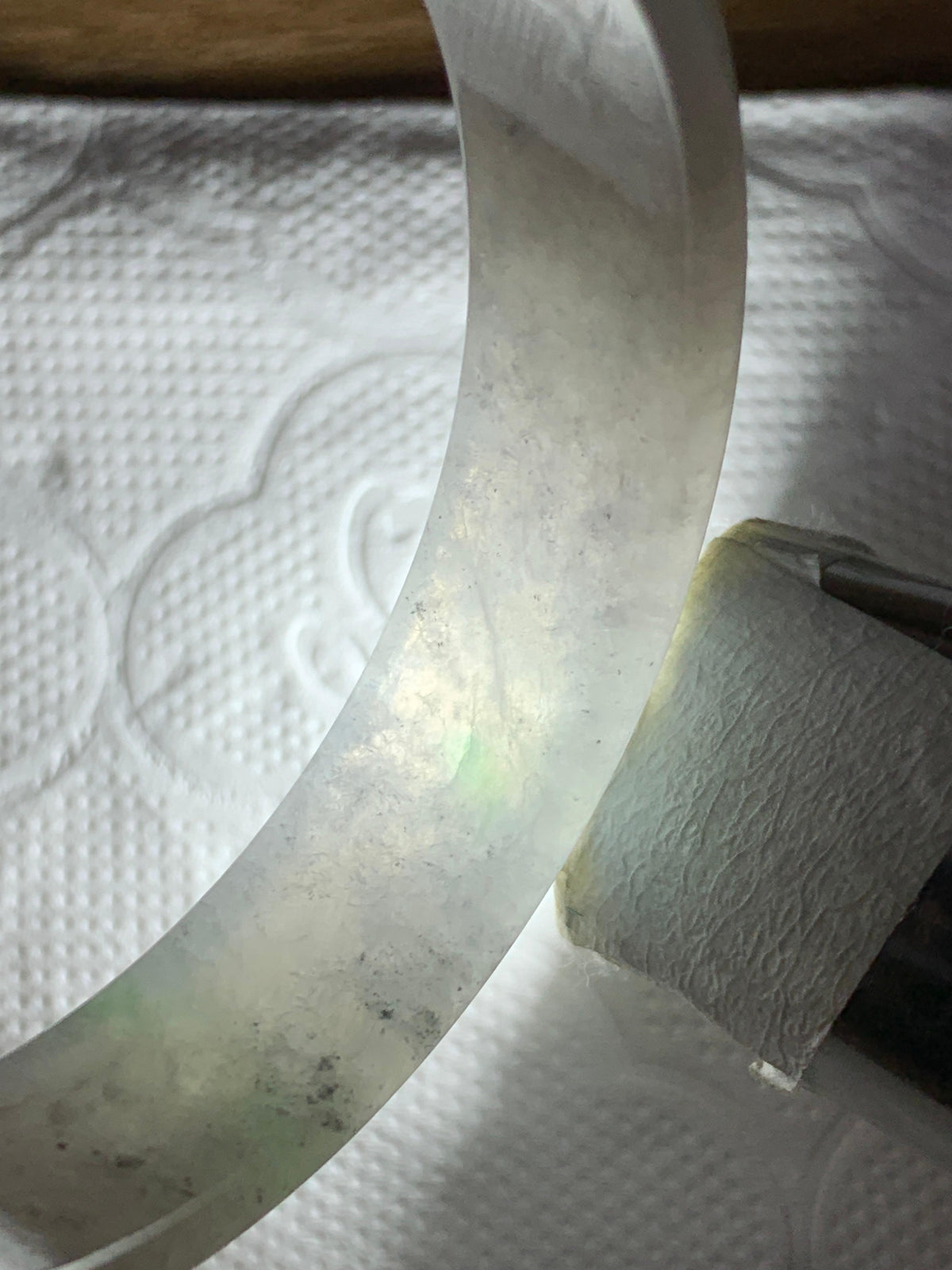 糯冰种 白底青飘乌鸡贵妃手镯 56圈 （yc696339）