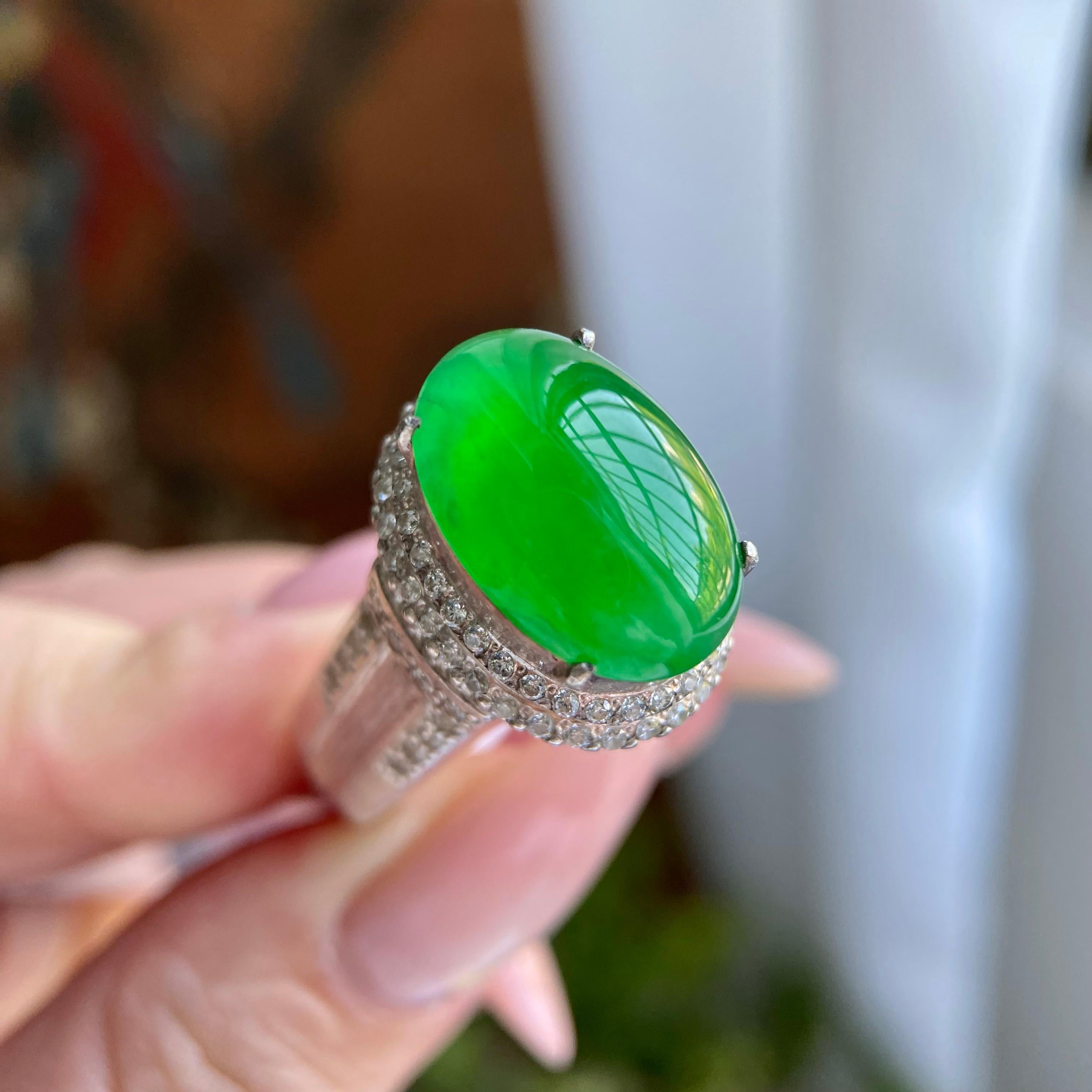 冰种阳绿椭圆戒面裸石（yc234252）