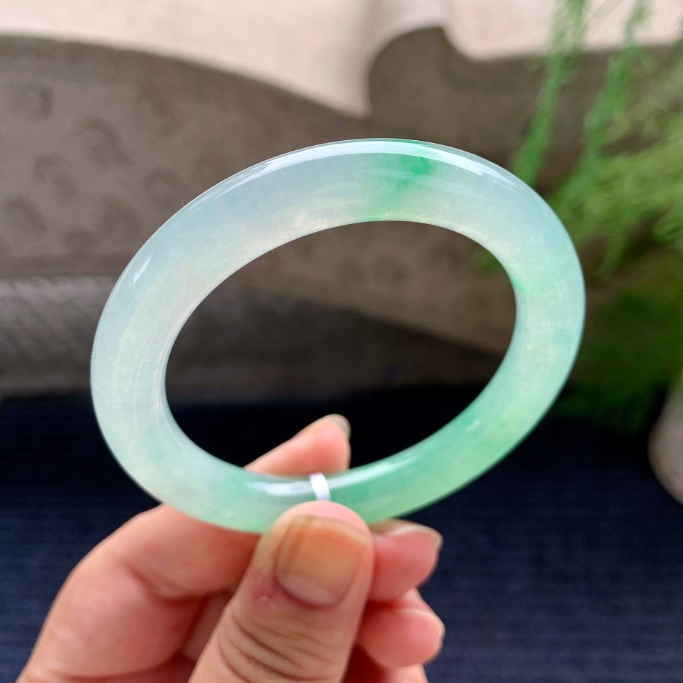 糯冰种飘绿圆条手镯（52mm）（yc173914）