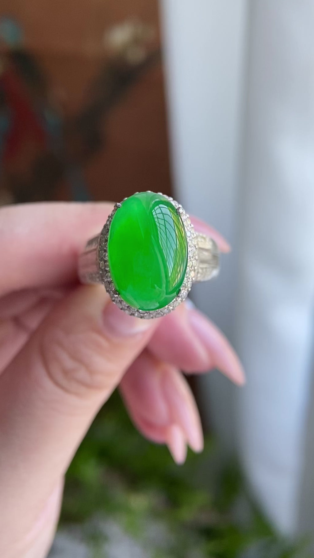 冰种阳绿椭圆戒面裸石（yc234252）