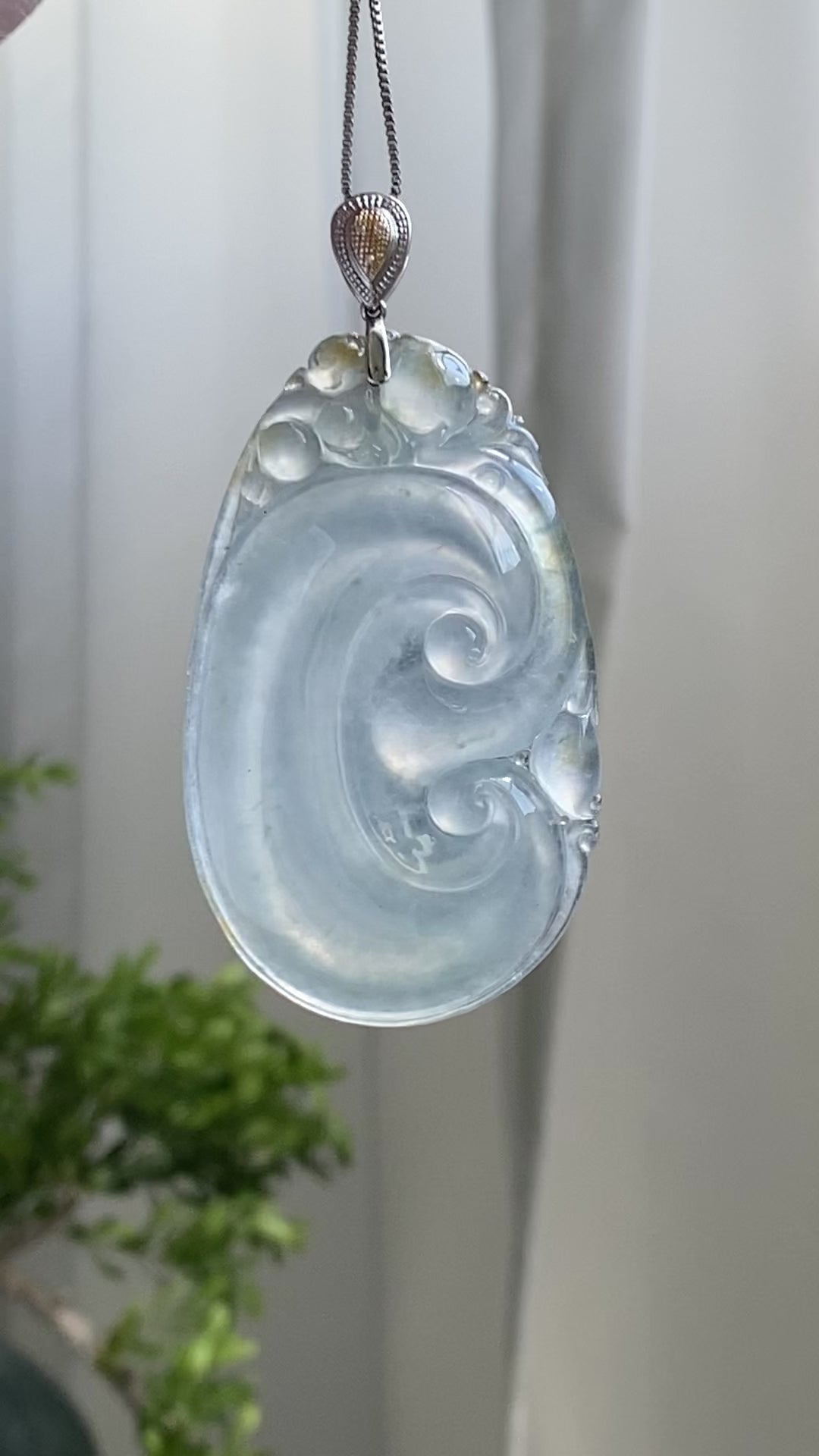 18k金钻镶冰种飘花飘黄翡如意吊坠（yc214318）