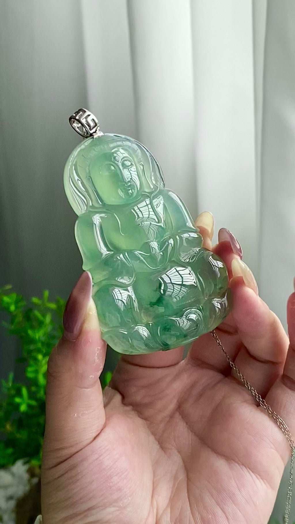 18k金镶冰种湖水绿飘花观音吊坠（yc201006）