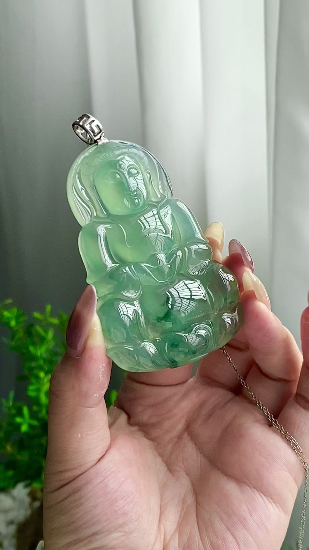 18k金镶冰种湖水绿飘花观音吊坠（yc201006）