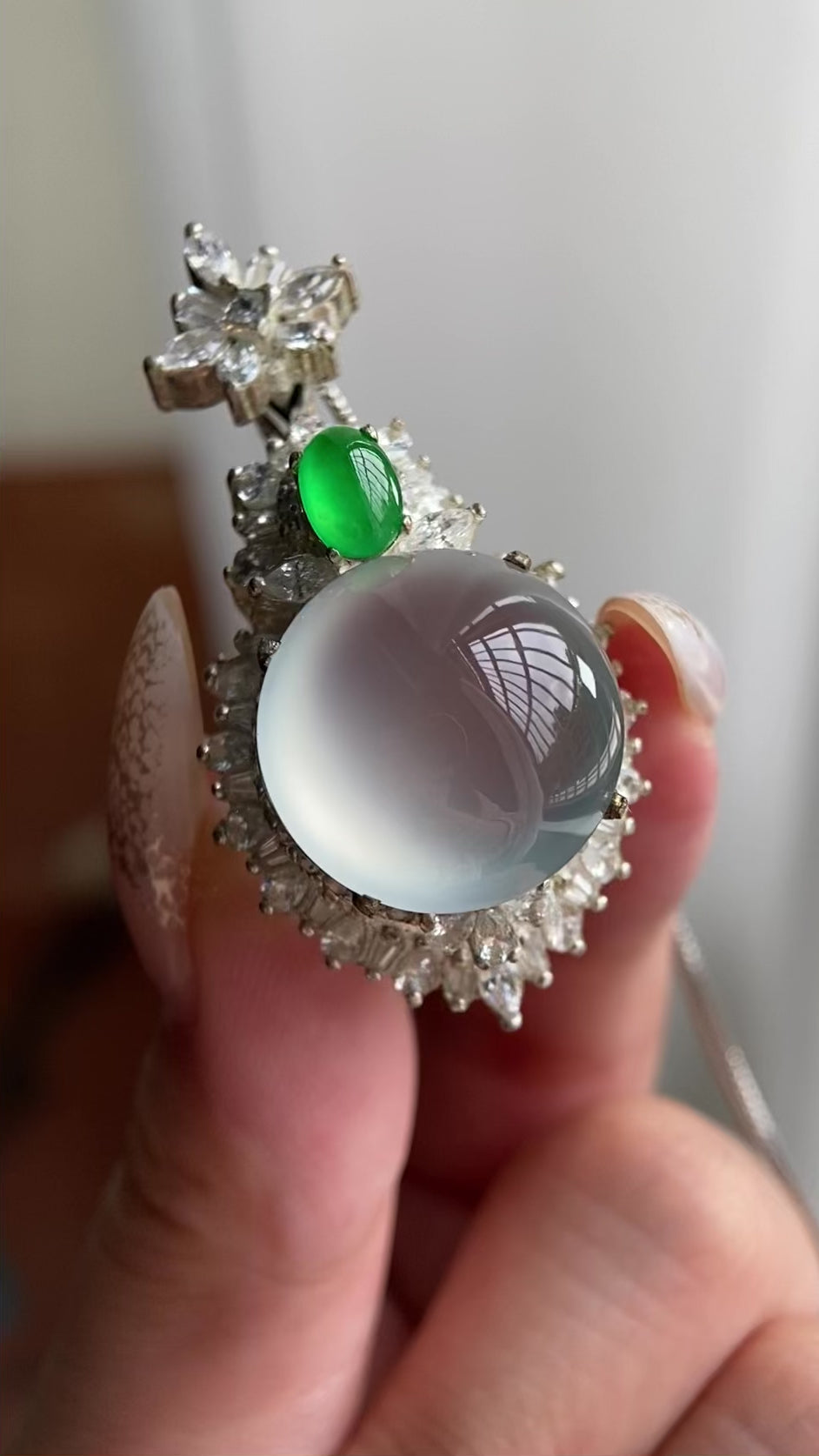 冰玻种白月光鸽子蛋吊坠裸石（yc223677）