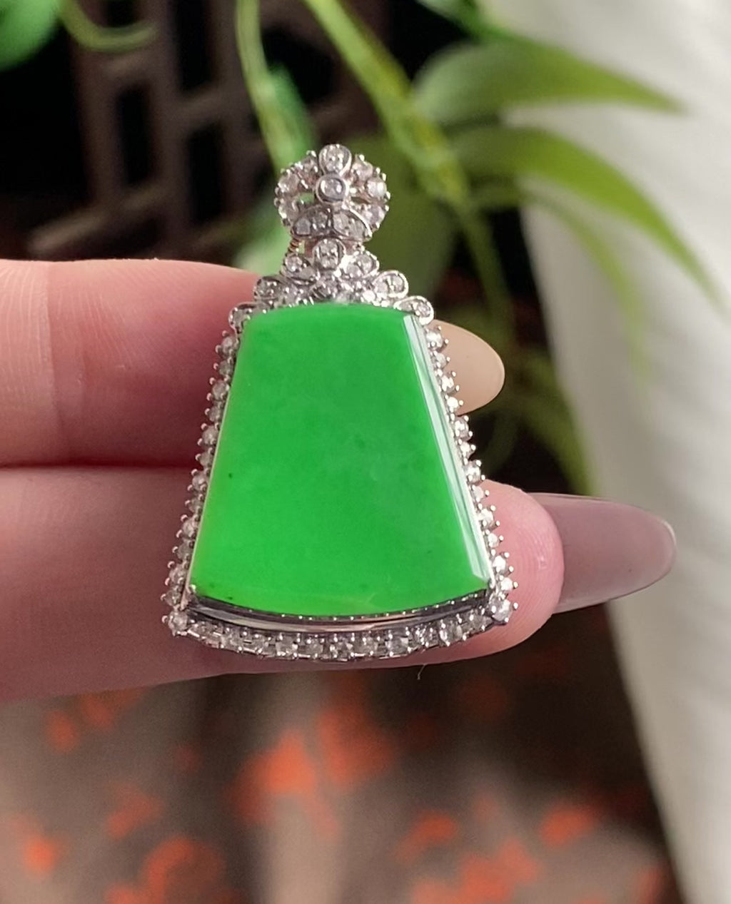 18k金钻镶冰种满绿无事牌吊坠（yc195123）