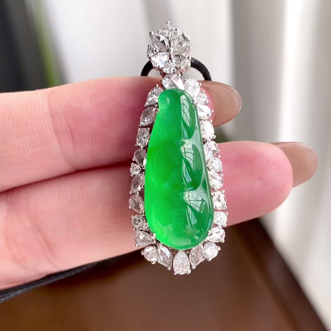 18k金钻镶冰种阳绿福豆吊坠（yc258284）