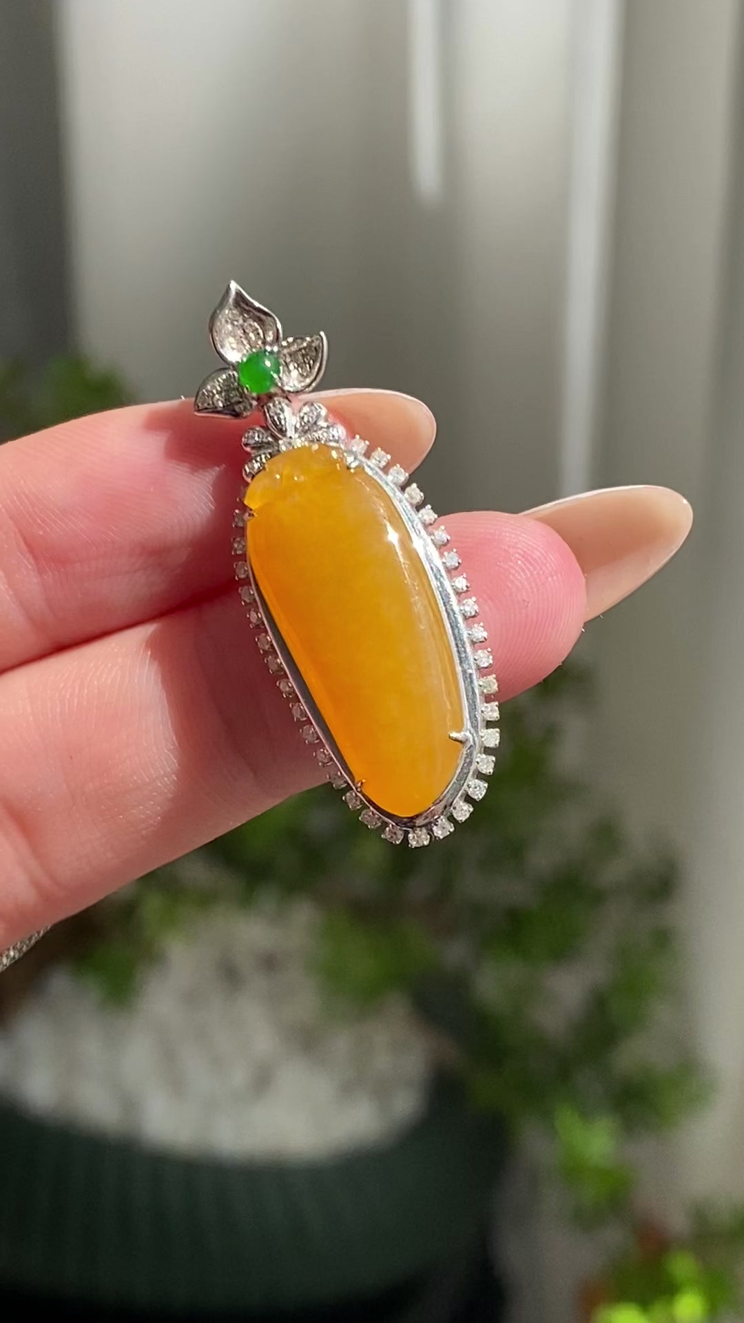 18k金钻镶冰种黄翡福瓜吊坠（yc206699）