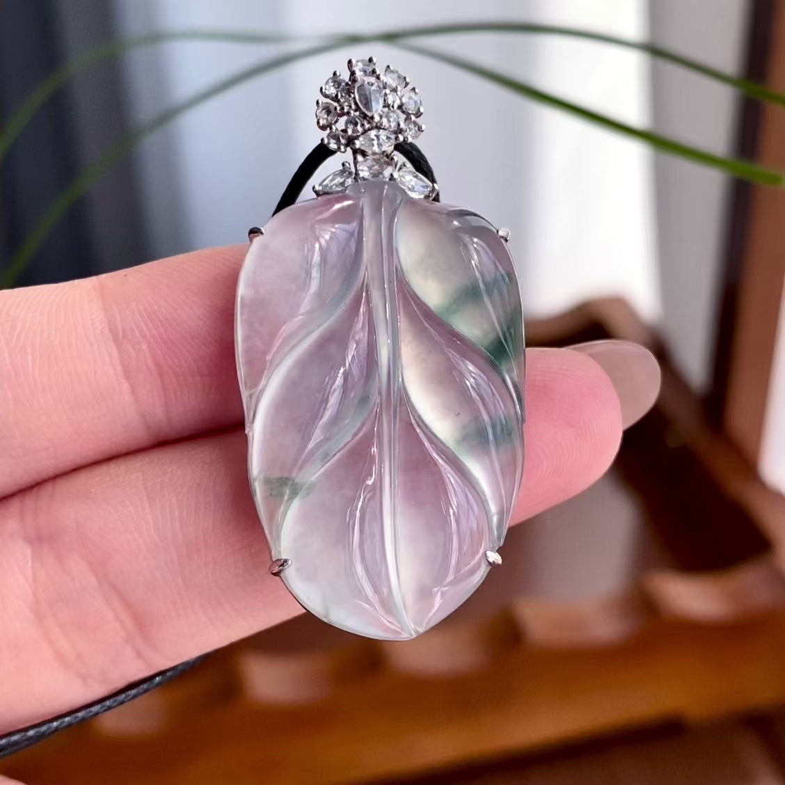 18k金钻镶冰种飘花玉叶吊坠（yc256099）