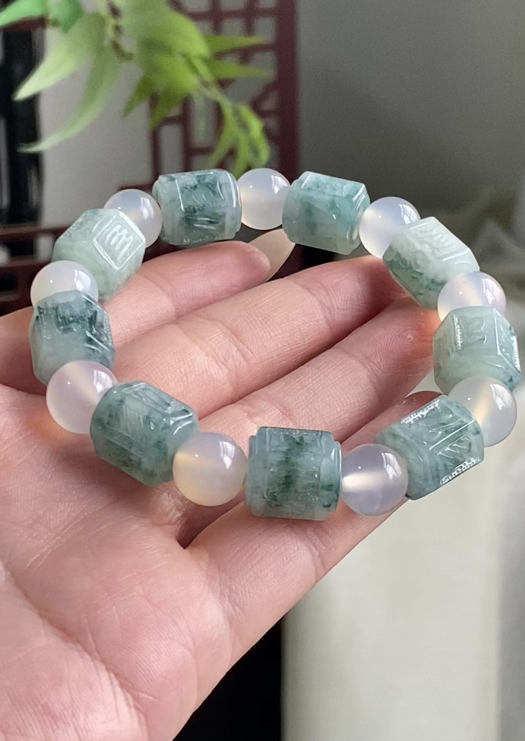 糯冰种飘花六字真言单圈手串（yc196880）