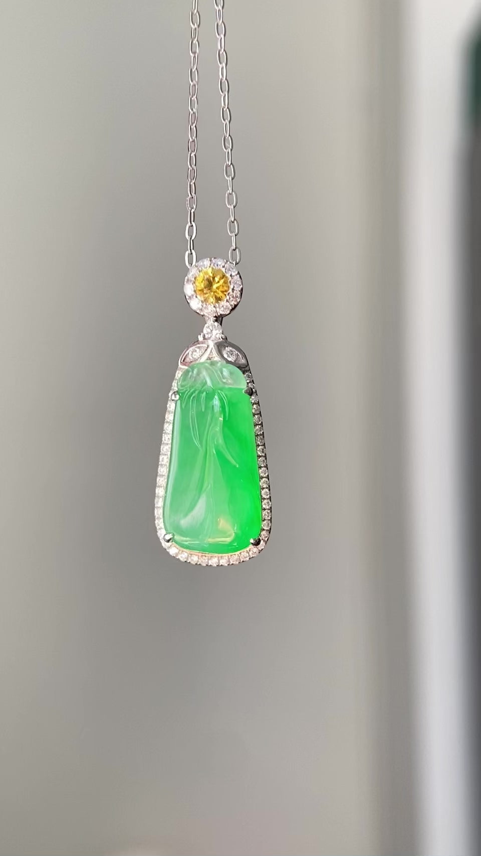 18k金钻镶冰种满绿福瓜吊坠（yc209959）