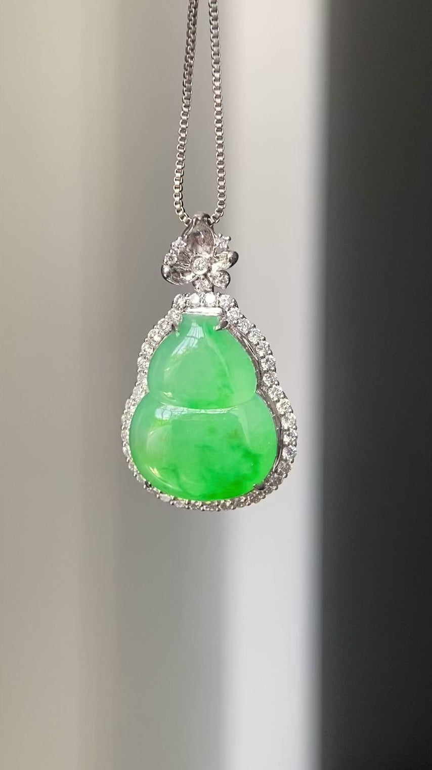 18k金钻镶冰种满绿葫芦吊坠（yc217119）
