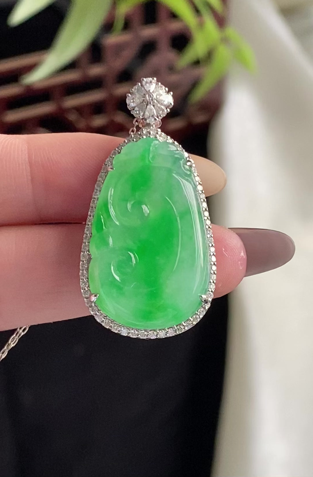 18k金钻镶冰种满绿如意吊坠（yc197330）